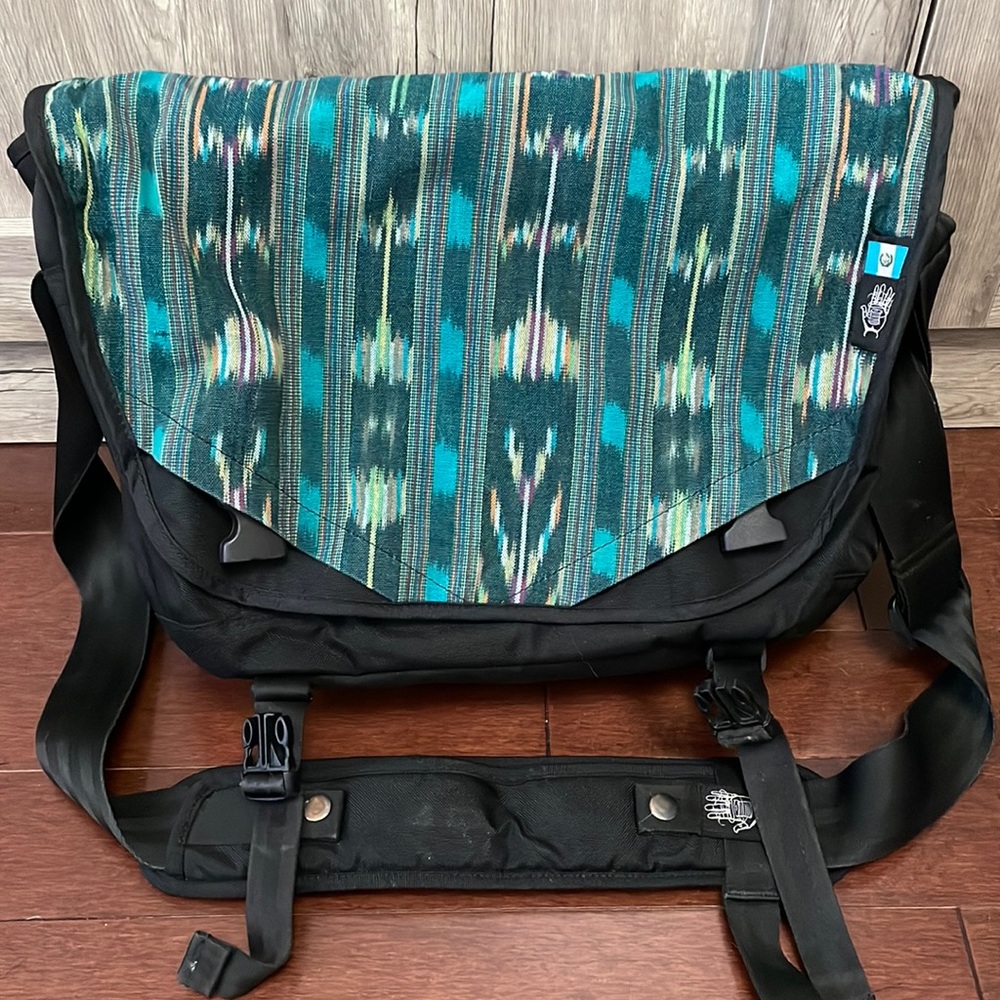 Stylish Teal Patterned Laptop Messenger Bag